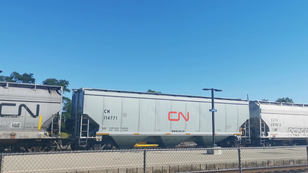 CN 114771